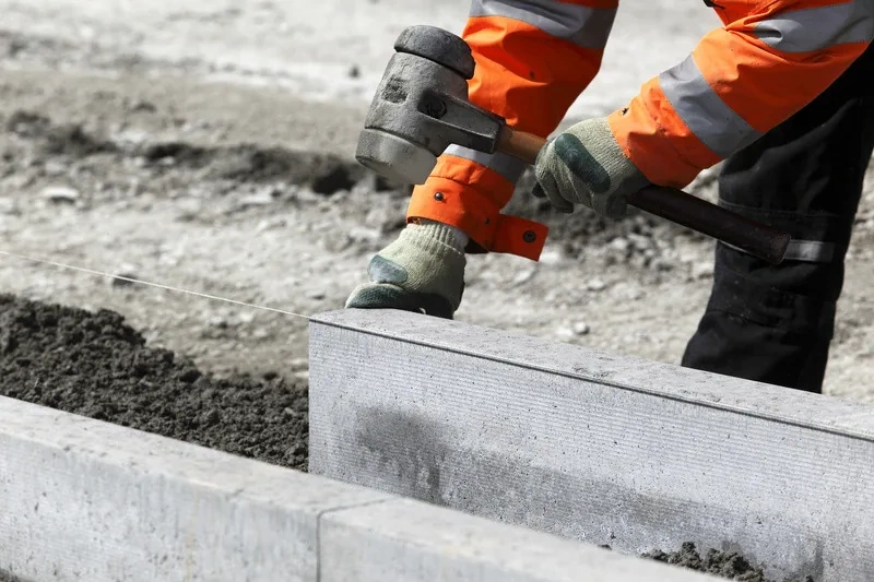 Установка бордюрного камня