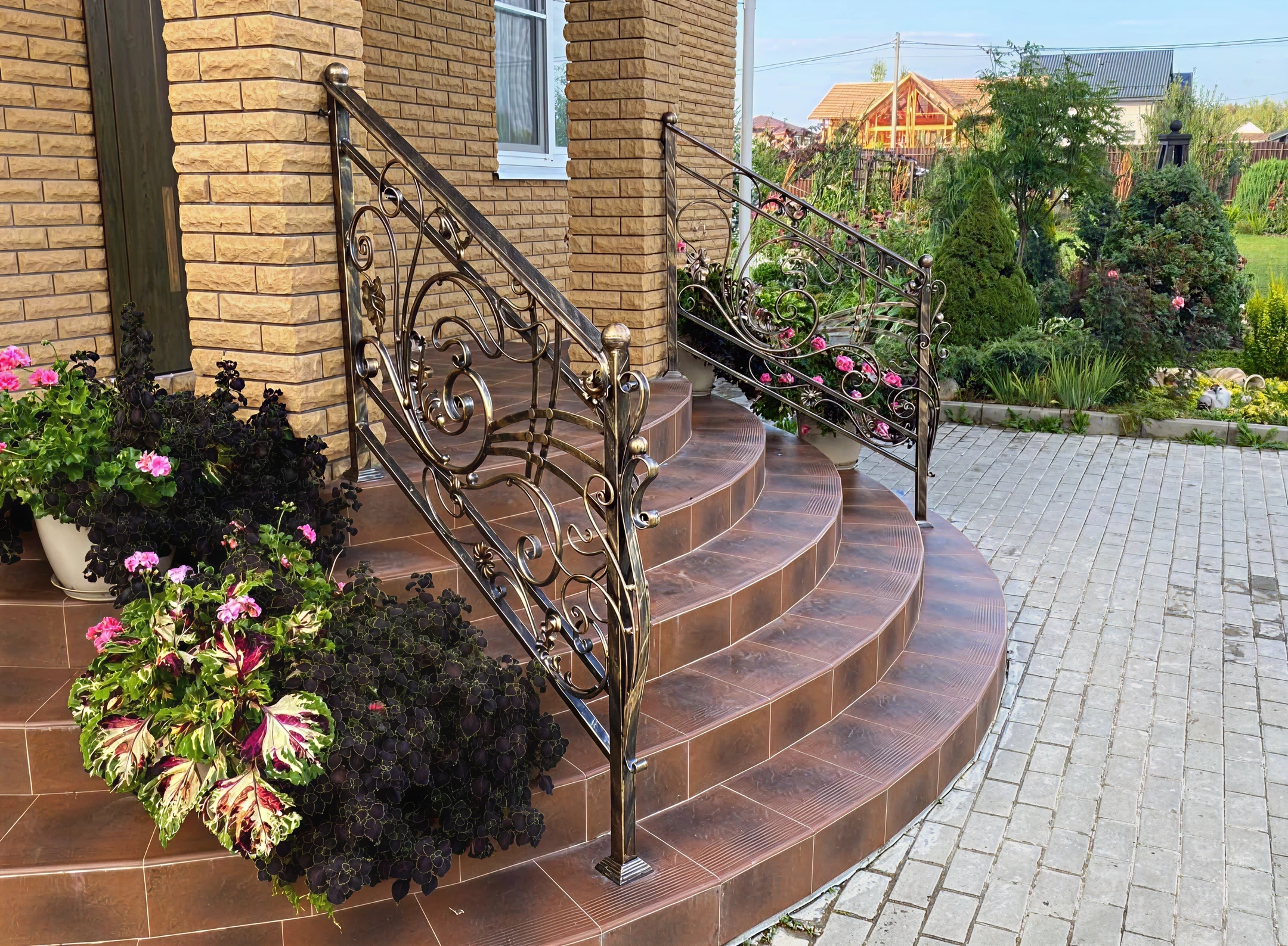 Перила и лестницы